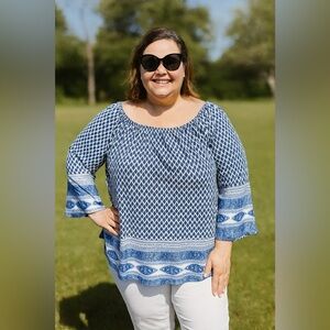 Blue & White Patterned New Directions Women's Top, size 1X, silky, bell sleeves